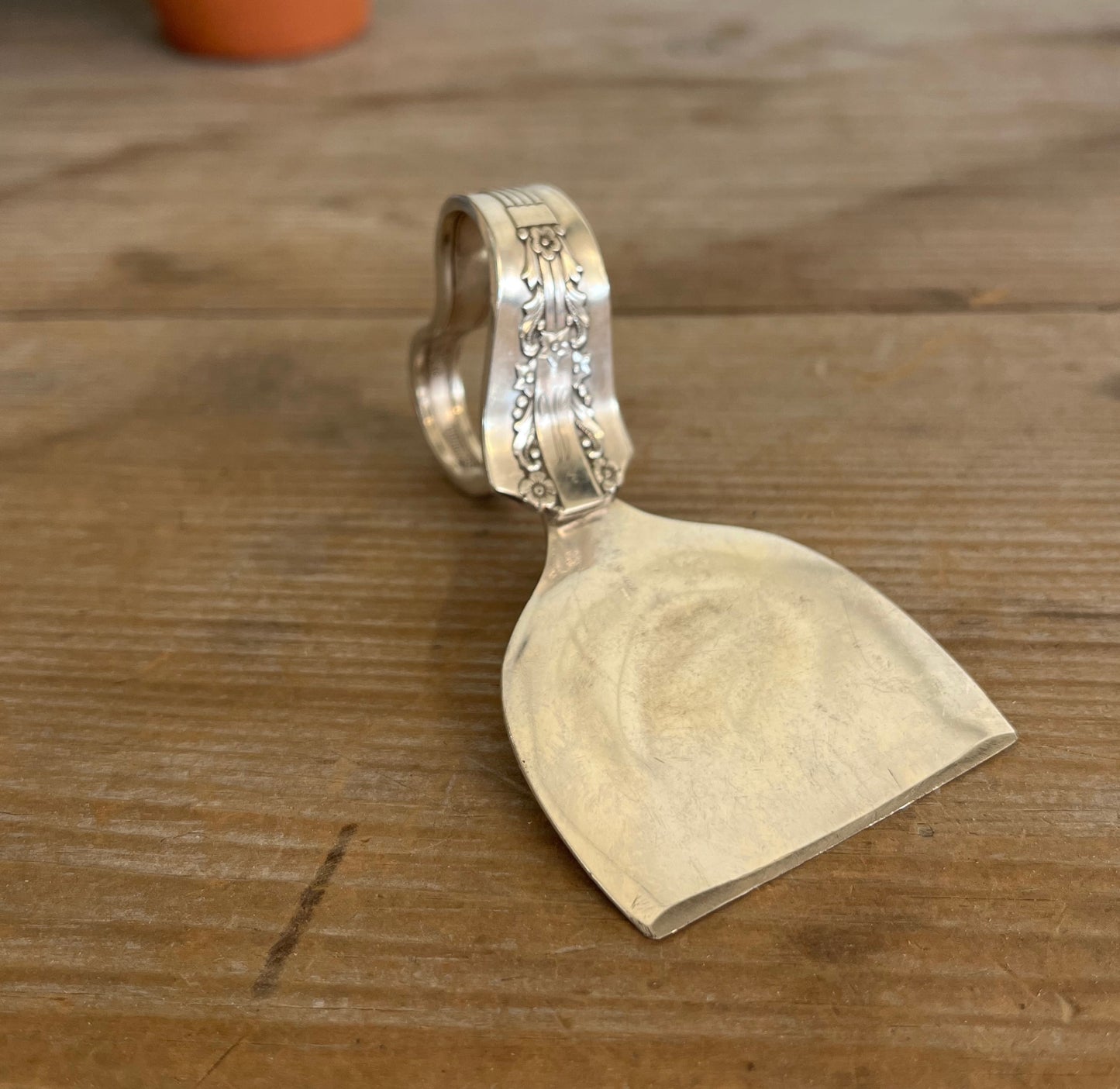 Ergonomic Spoon Cheese Knife - LIDO - #6007