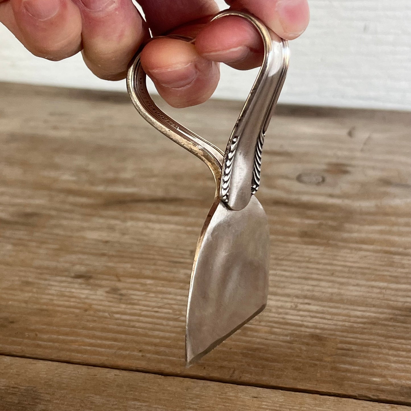 Ergonomic Spoon Cheese Knife - CHATHAM - #6053