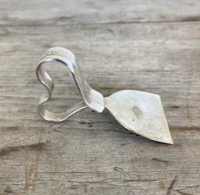Ergonomic Spoon Cheese Knife - #4797
