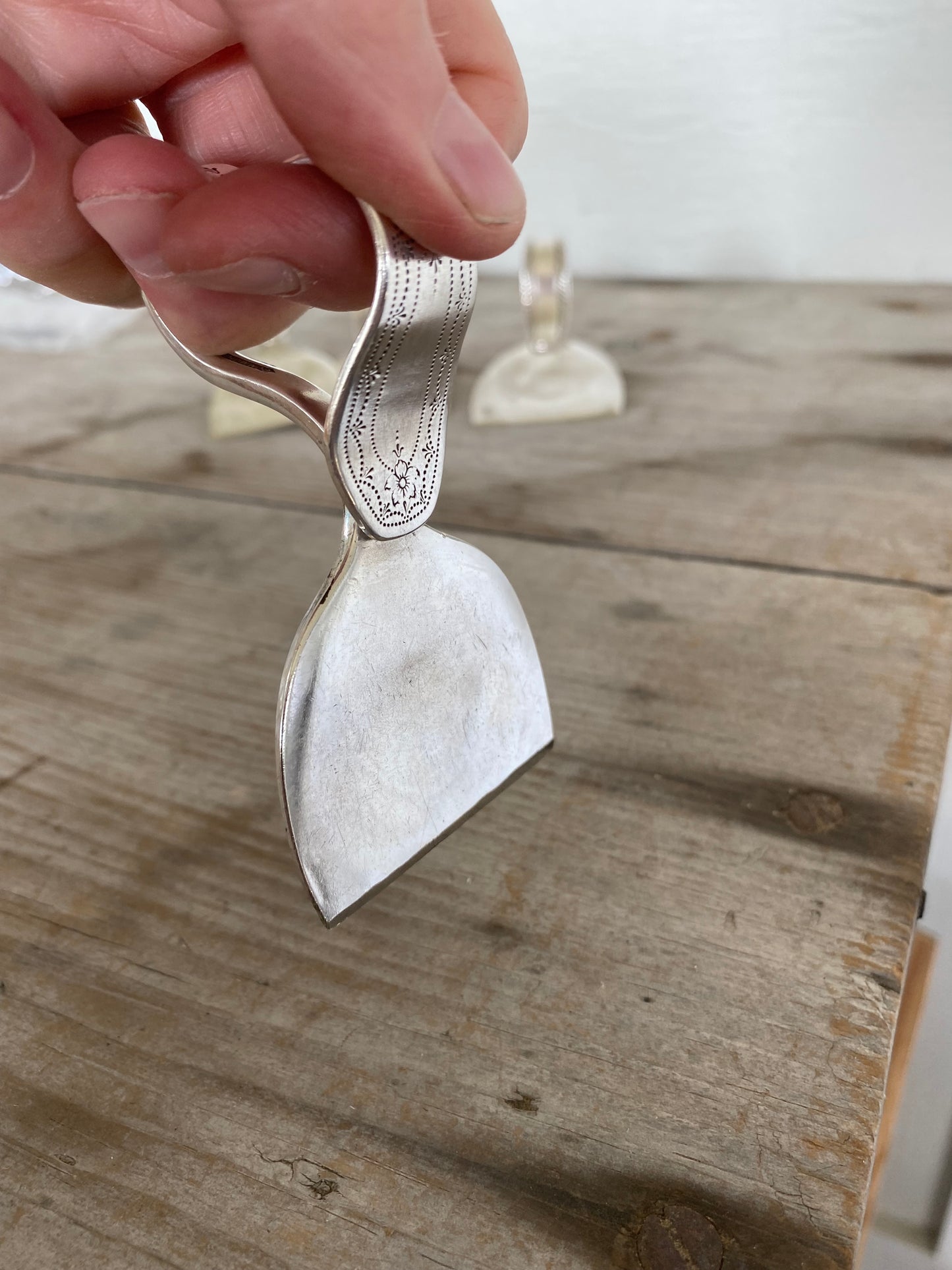 Ergonomic Spoon Cheese Knife - PAUL REVERE
