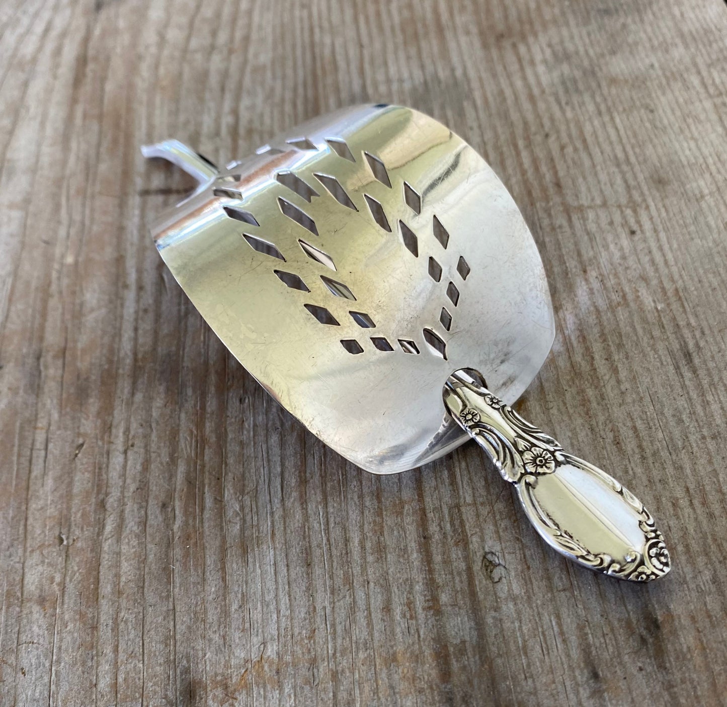Cake Server Hair Stick Barrette - ENCHANTMENT