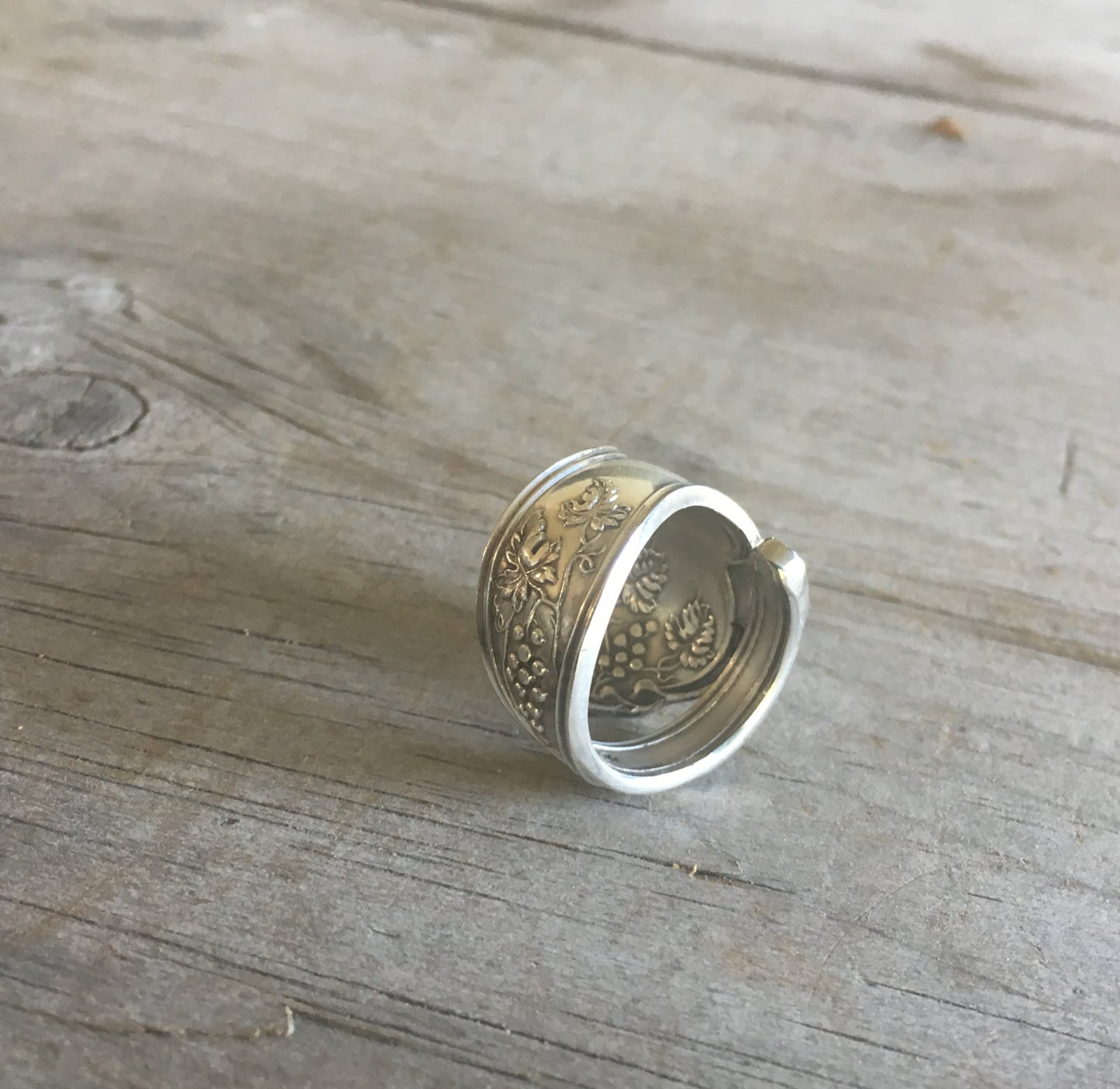 Coil Wrap Spoon Ring Oneida Grape Vineyard Size 7.5 side angle