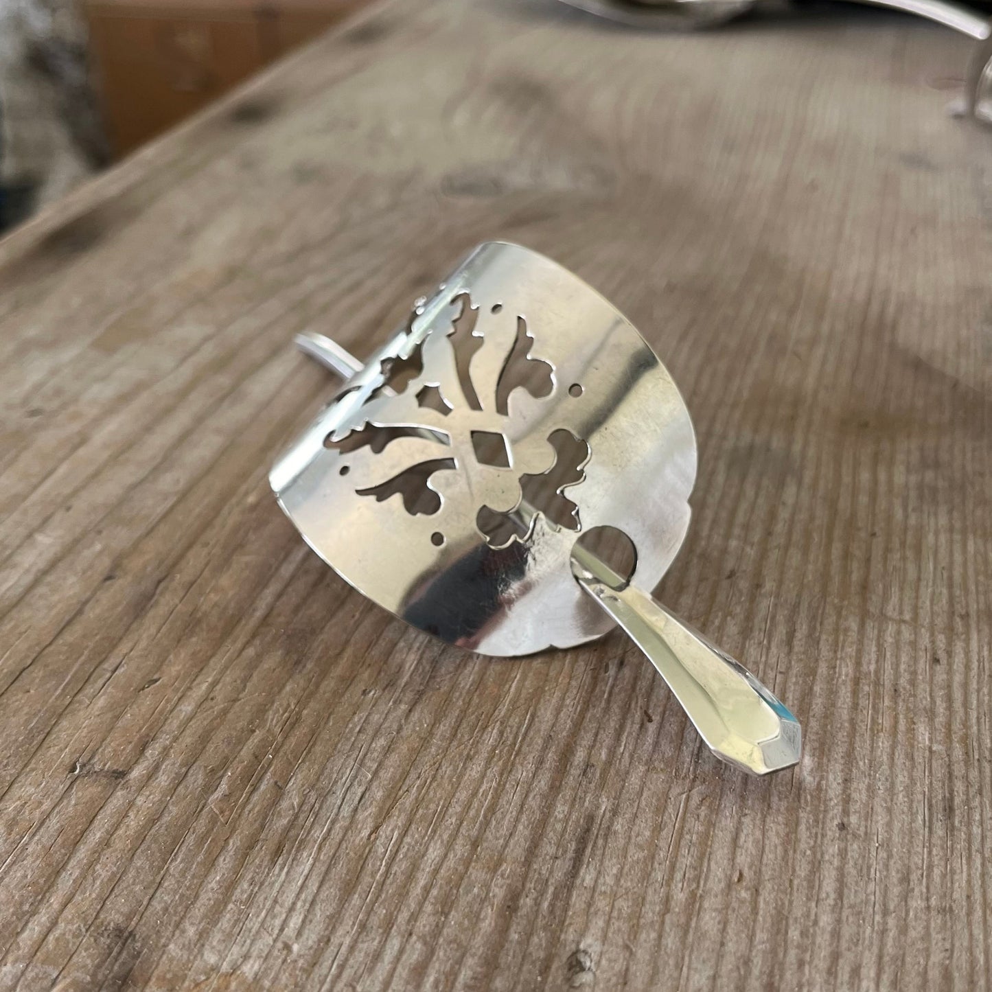 Cake Server Hair Barrette - Lincoln - #5674