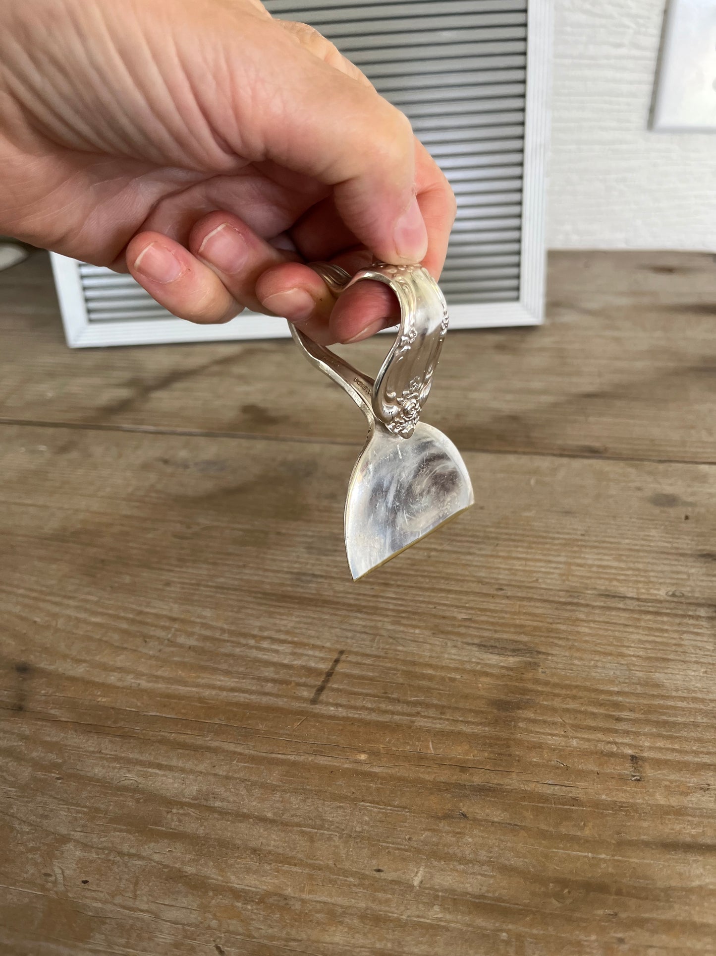 Ergonomic Spoon Cheese Knife - VANESSA - #5699