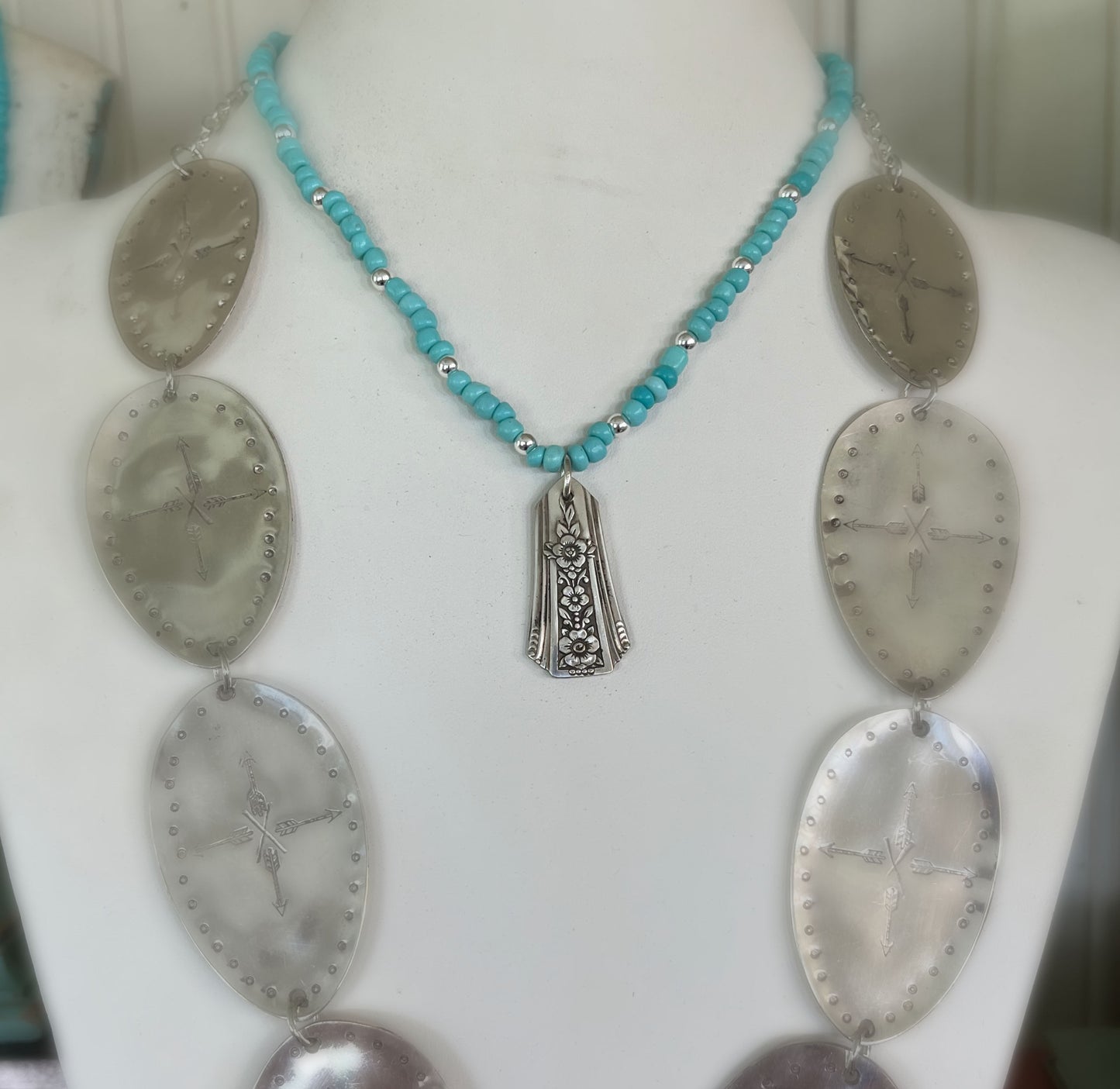 Turquoise Glass Bead Choker with Spoon Pendant FORTUNE - #5703