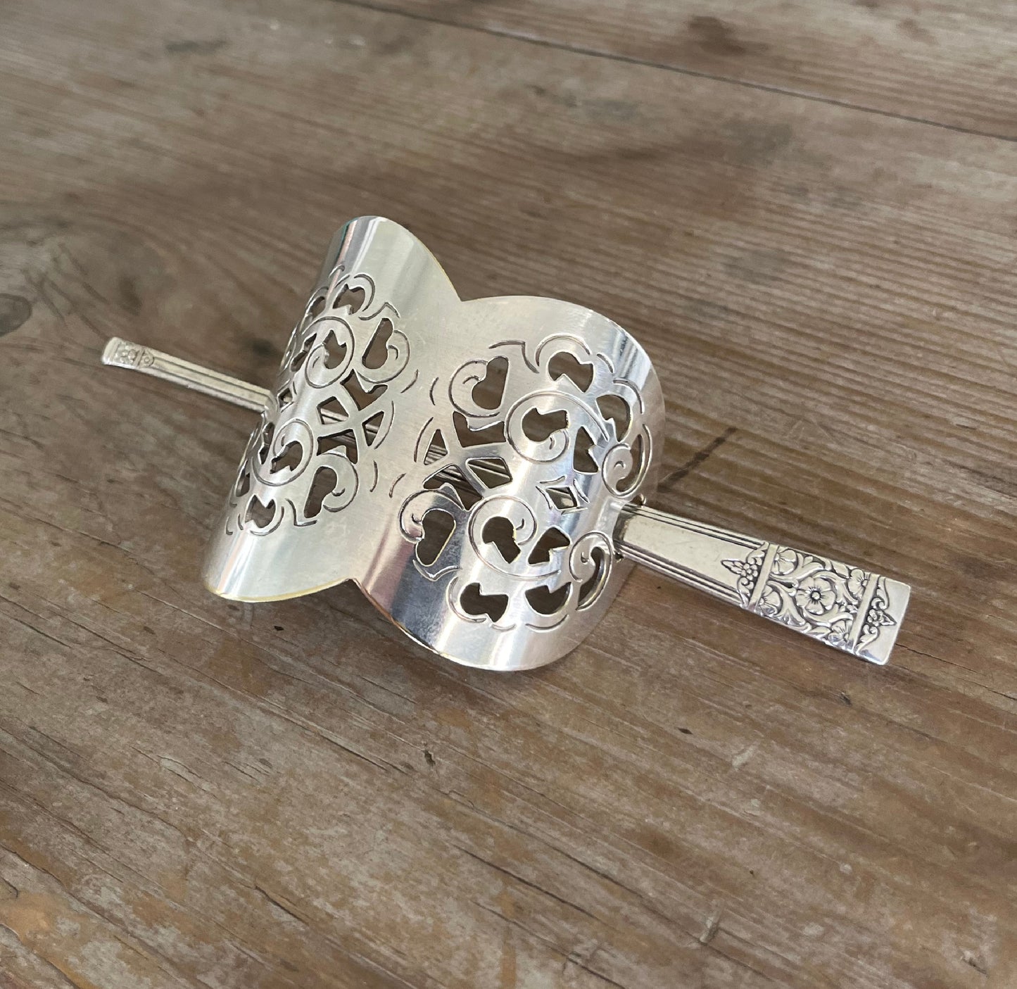 Cake Server Hair Barrette - INAUGURATION - #5707