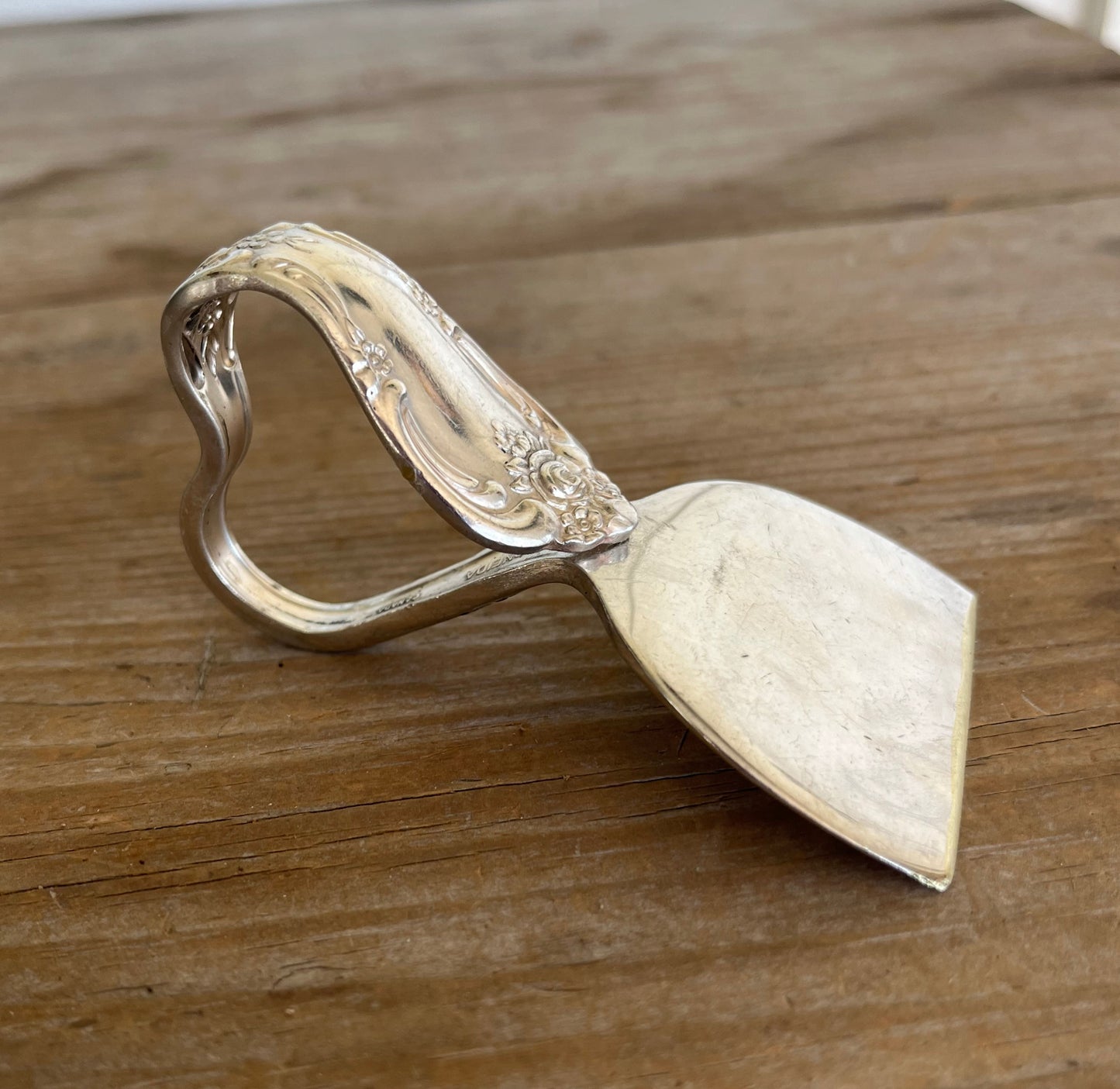 Ergonomic Spoon Cheese Knife - VANESSA - #5795