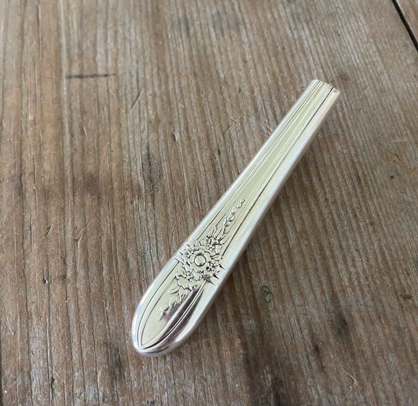 Knife Vase or Boutonniere with Magnet - TRIUMPH