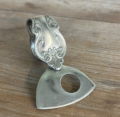 Ergonomic Spoon Cheese Knife - QUEEN ANNE - #5935