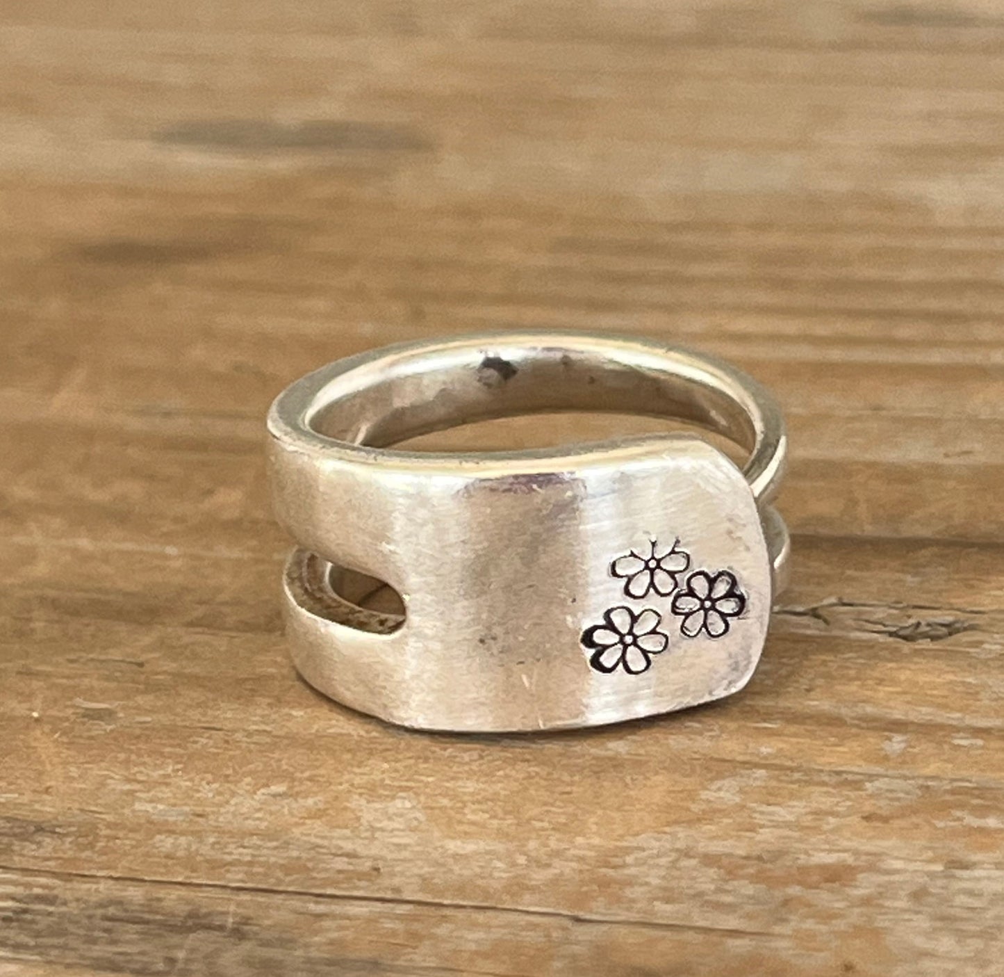 Fork Tine Ring - Double - Trio of Daisies - SIZE 8.5 - #6032