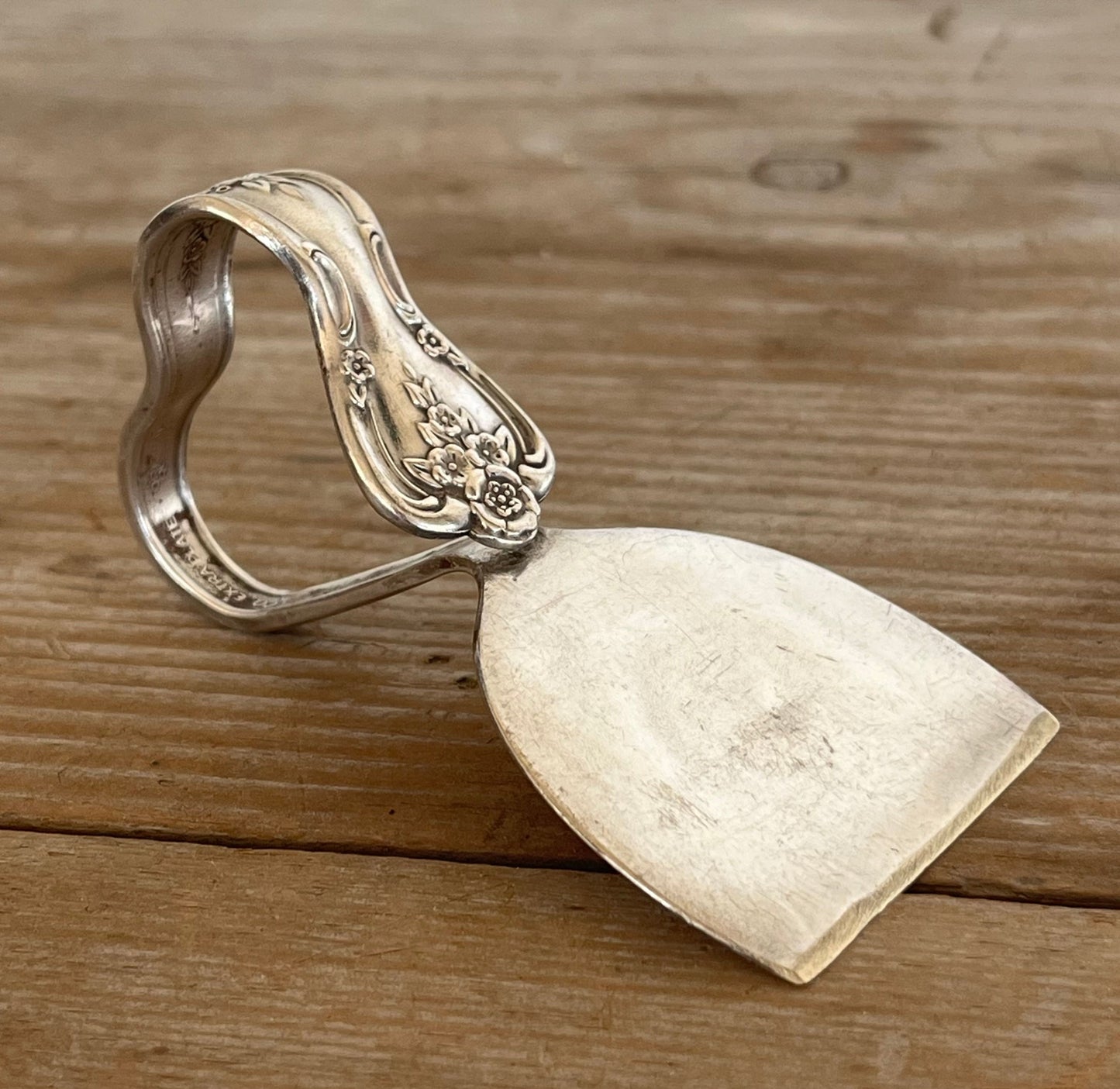 Ergonomic Spoon Cheese Knife - MAGNOLIA/INSPIRATION - #6052