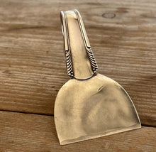 Ergonomic Spoon Cheese Knife - CHATHAM - #6053