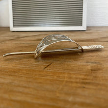 Cake Server Hair Barrette - INNAUGURATION- #6064