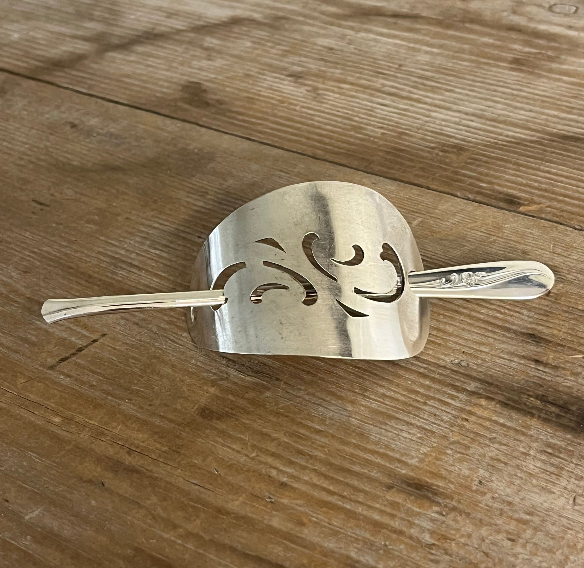 Cake server hair barrette with cut-out scroll design with Oneida Meadowbrook stick - handcrafted upcycled vintage silverware hair accessory - Laughing Frog Studio