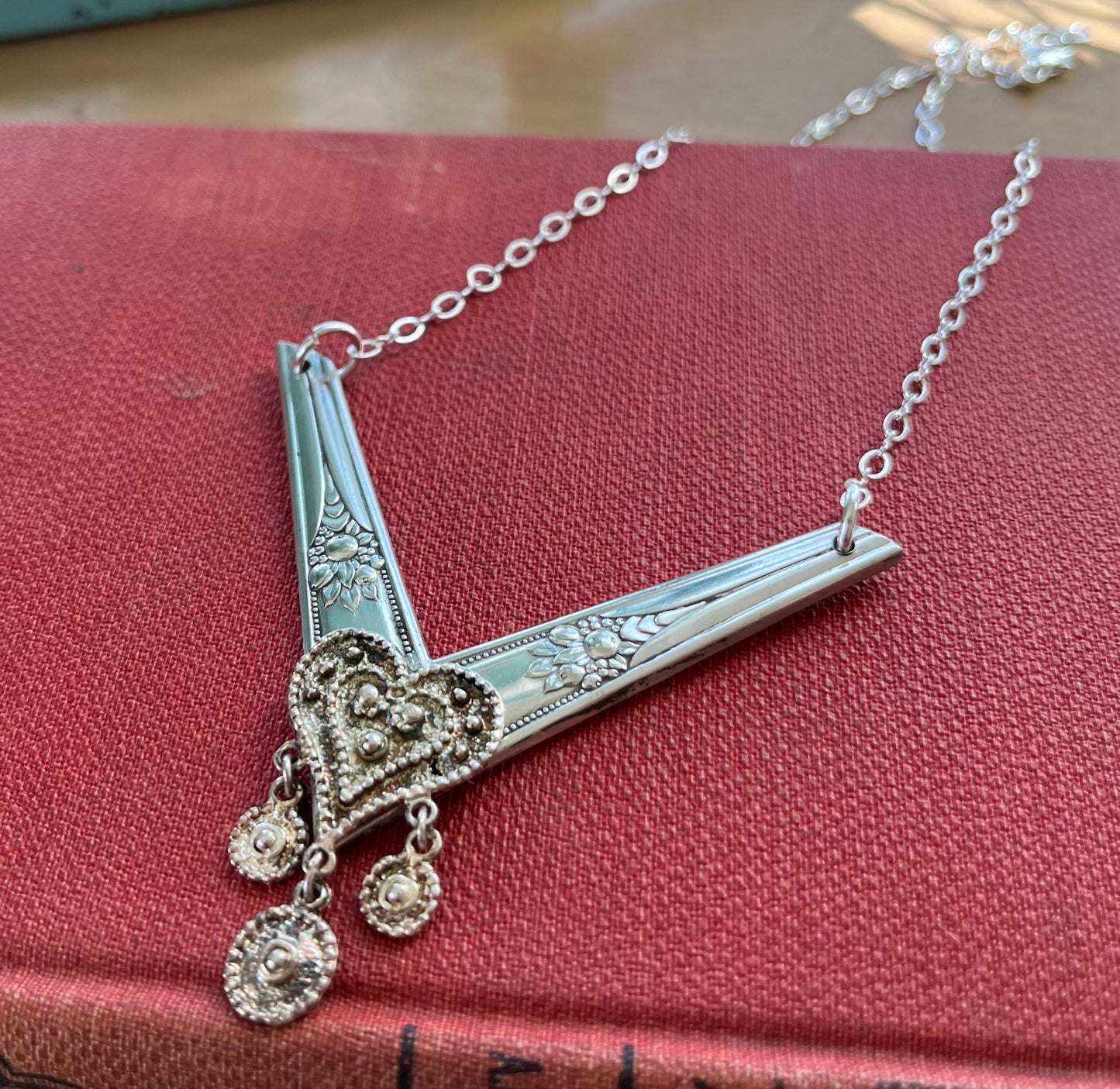 Handmade silverplate spoon chevron choker necklace with vintage earring heart adornment, upcycled William Rogers 1937 statement jewelry