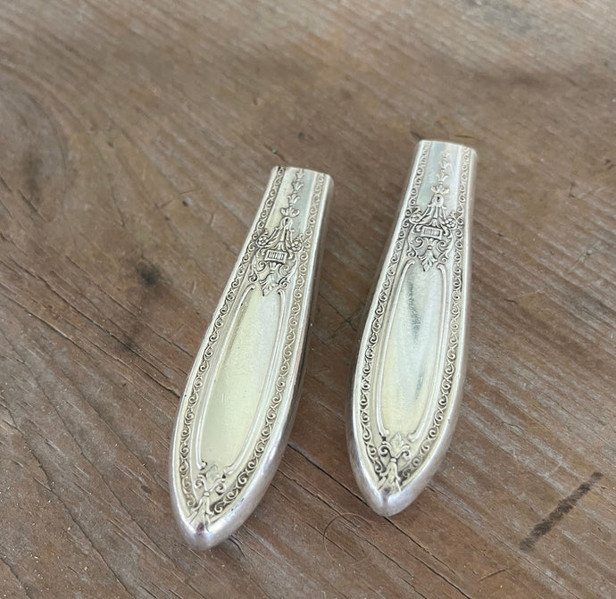 Knife Vase Boutonniere - TRIUMPH