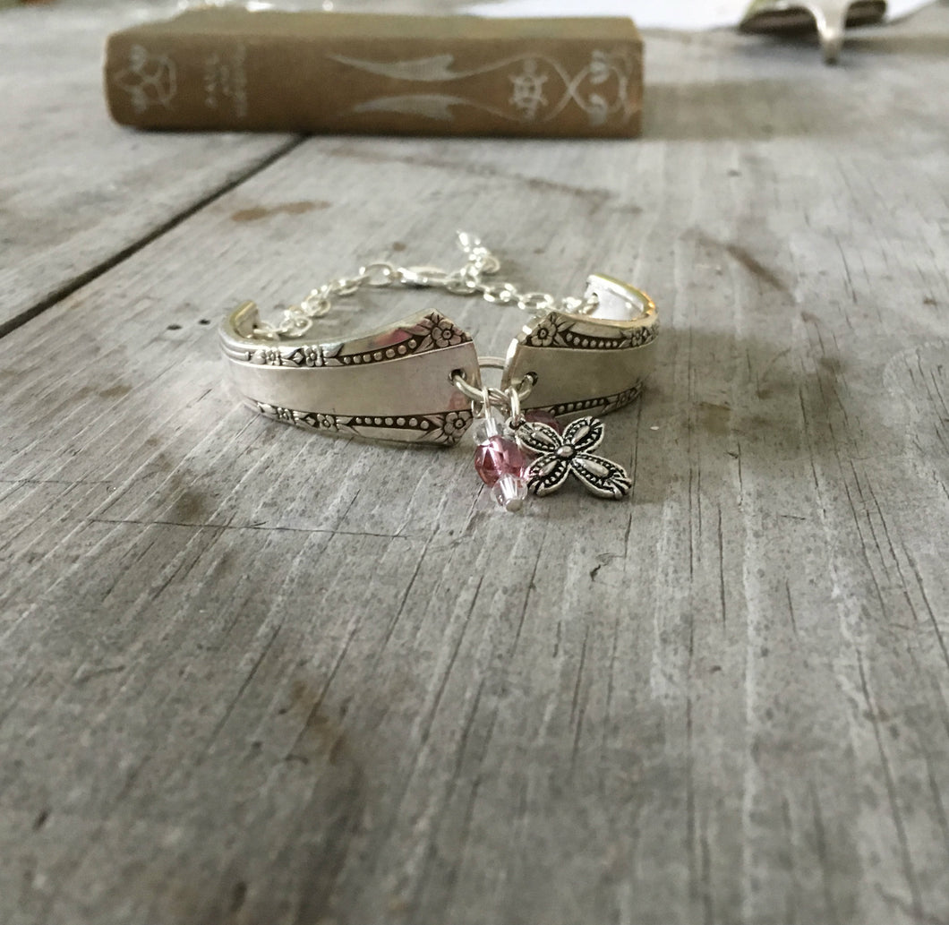 Del Mar Spoon Link Bracelet with pink beads an pewter cross charm