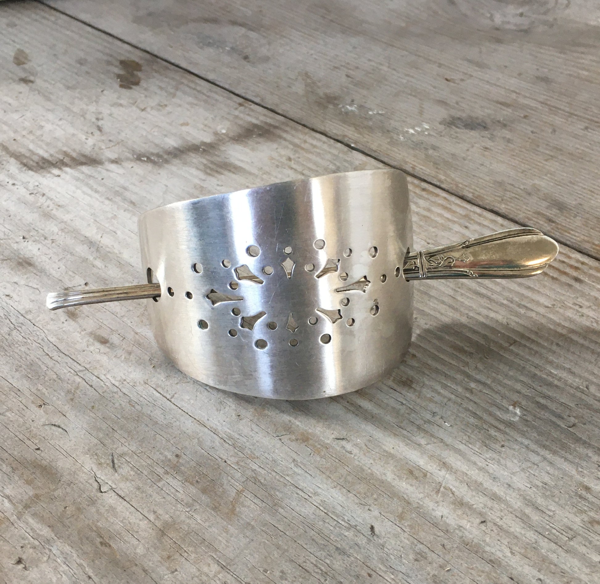 Stick Barrette for the hair upcycled from a vintage cake spatula
