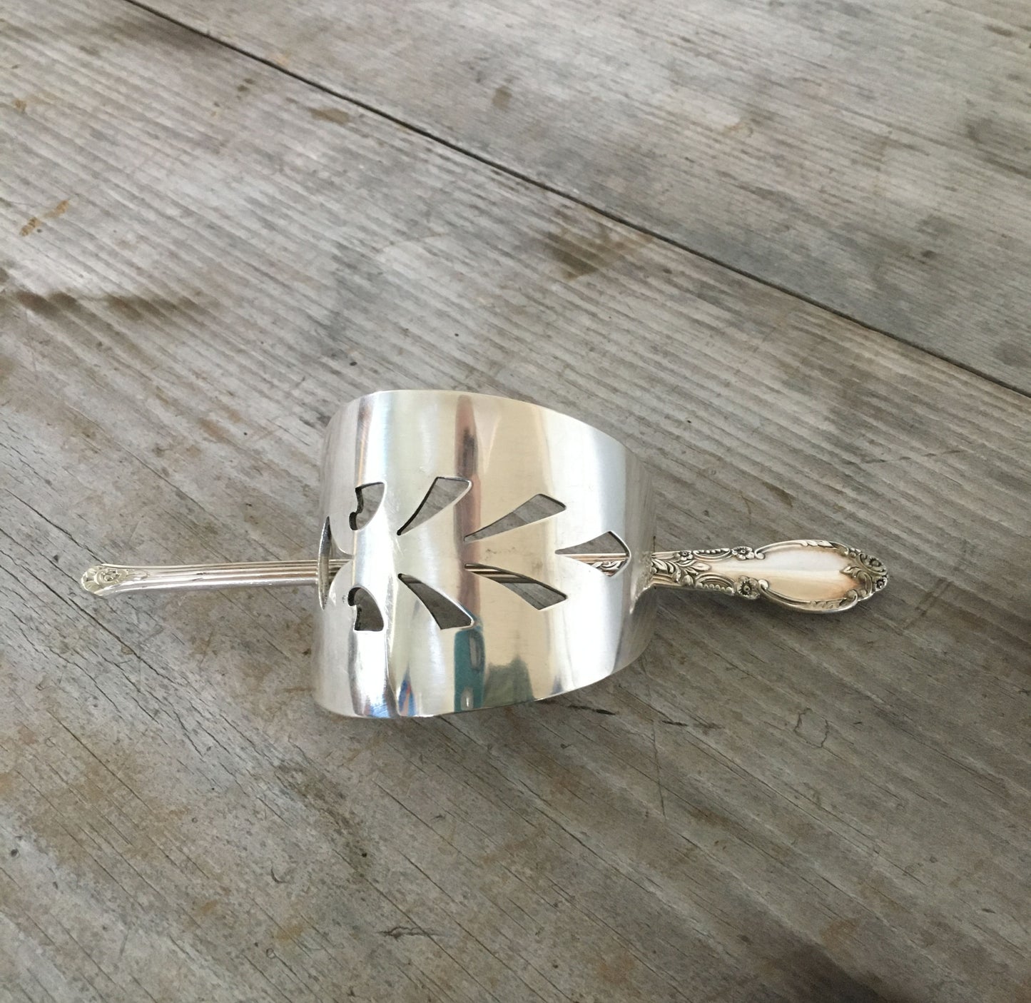 Cake Server Stick Barrette  