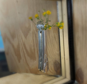 Knife Vase with Suction Cup - ARGYLE