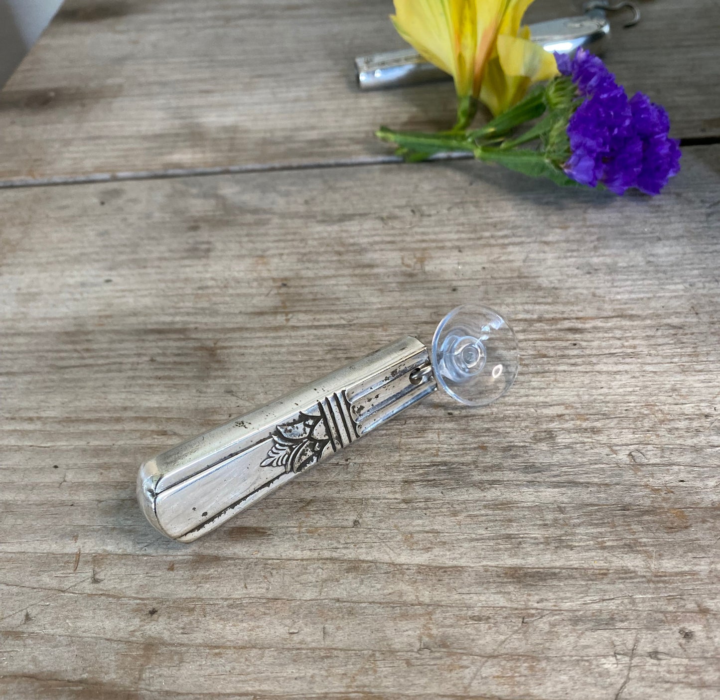Knife Vase with Suction Cup - COURT