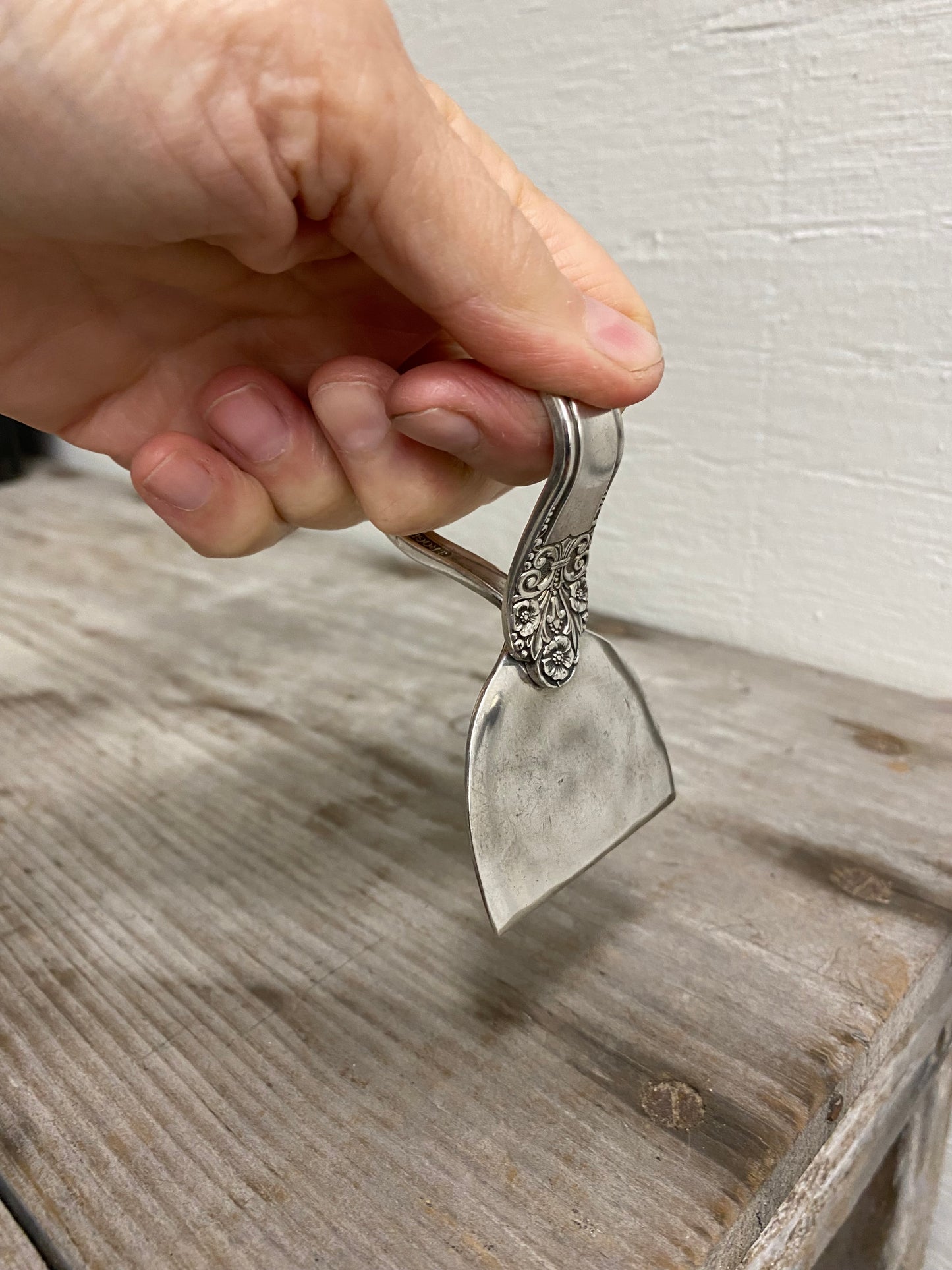 Ergonomic Spoon Cheese Knife - PRECIOUS - #4871