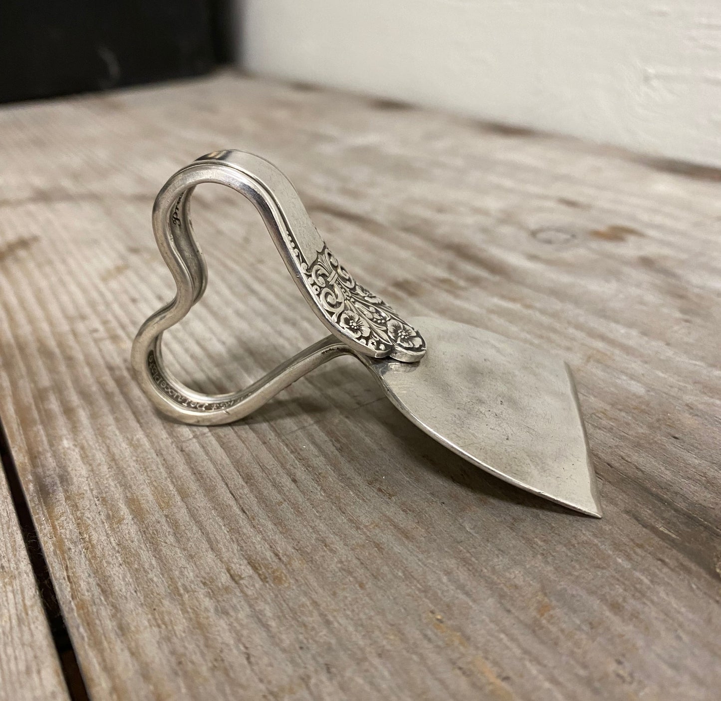 Ergonomic Spoon Cheese Knife - PRECIOUS - #4871