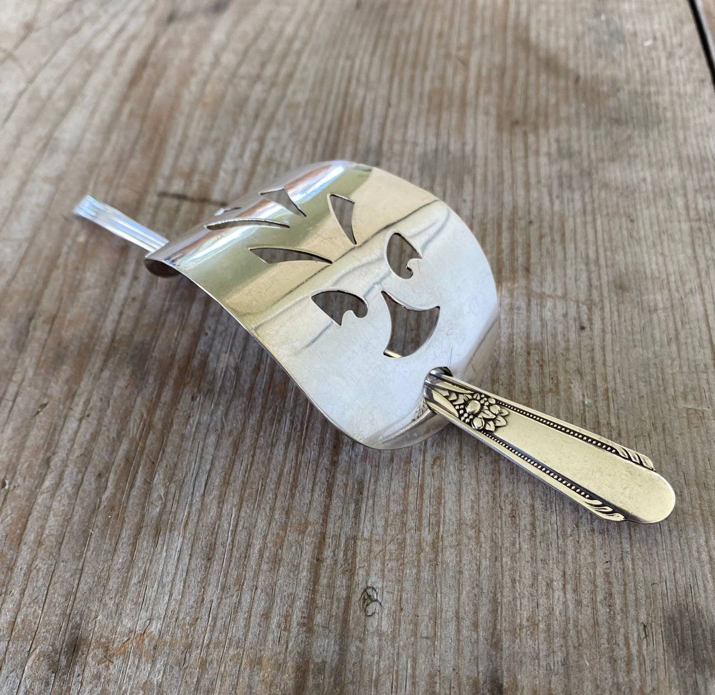 Cake Server Hair Stick Barrette - HIAWATHA