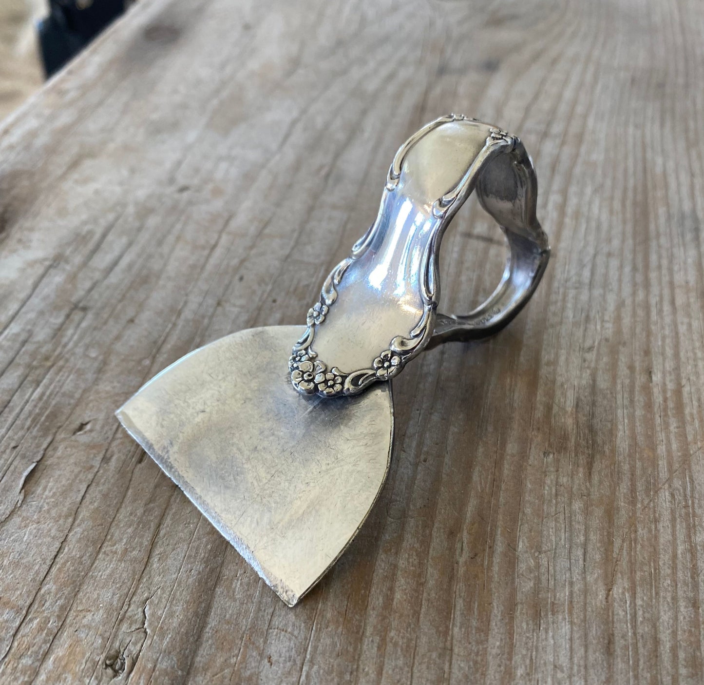 Ergonomic Spoon Cheese Knife - FLIRTATION - #5322