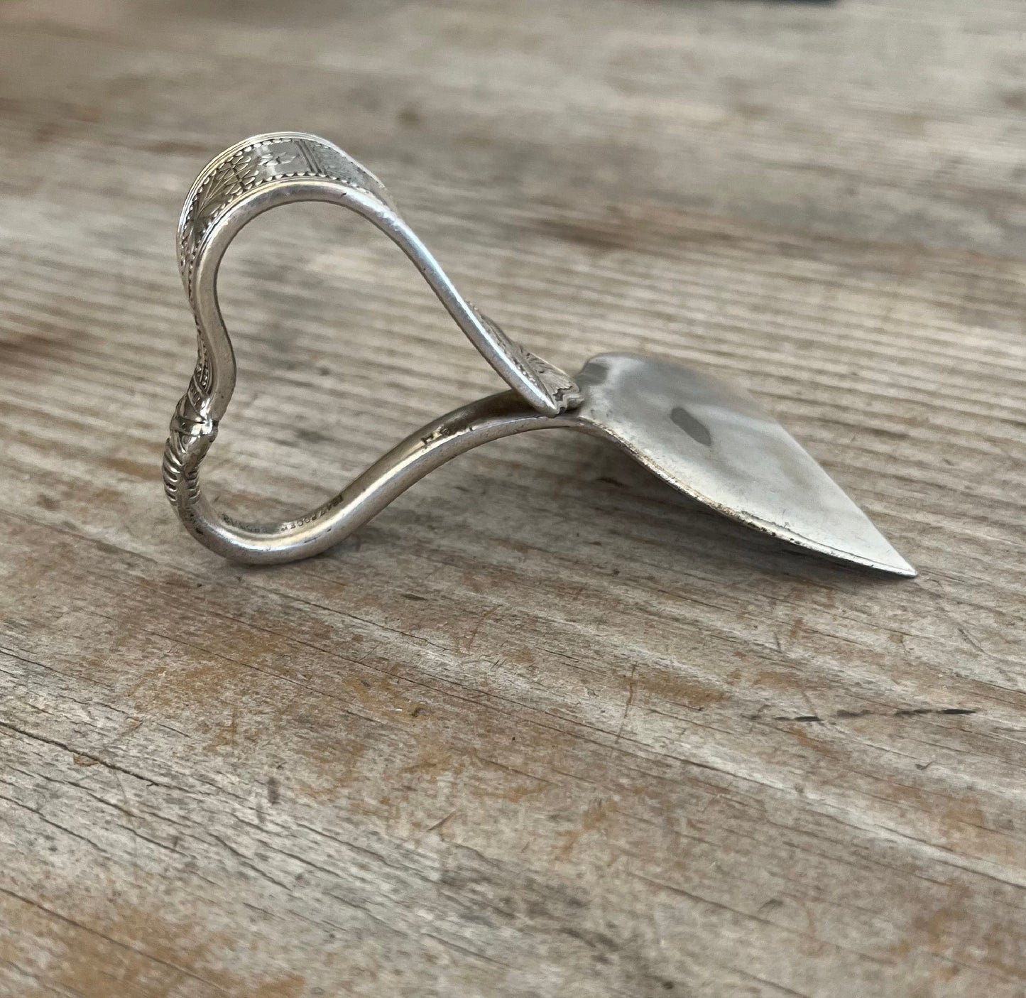 Ergonomic Spoon Cheese Knife - LAUREL - #5395