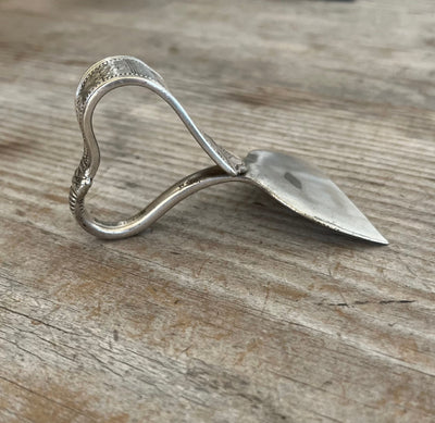 Ergonomic Spoon Cheese Knife - LAUREL - #5395