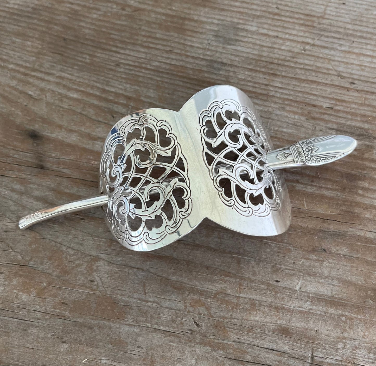 Cake Server Hair Barrette - FIRST LOVE + RAIMOND - #5541