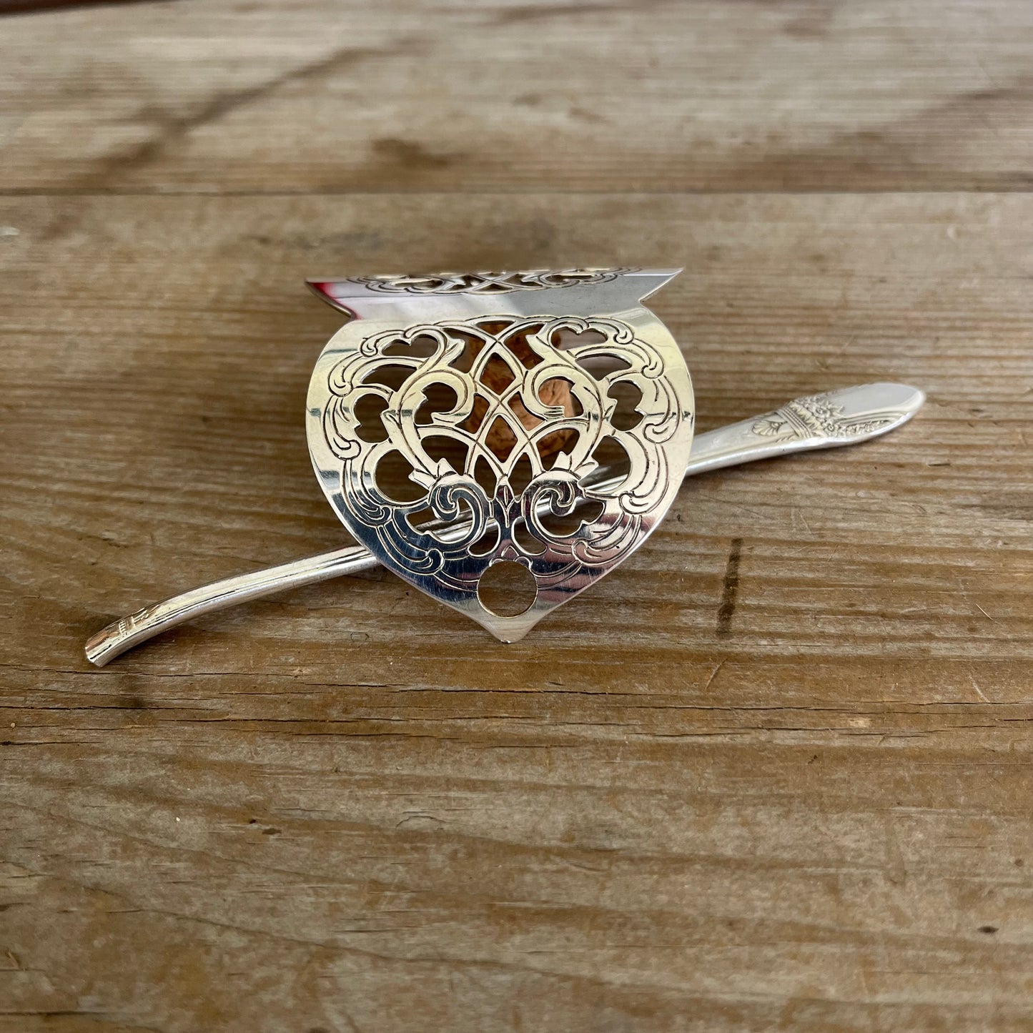 Cake Server Hair Barrette - FIRST LOVE + RAIMOND - #5541