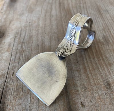Ergonomic Spoon Cheese Knife - ALLURE - #5318