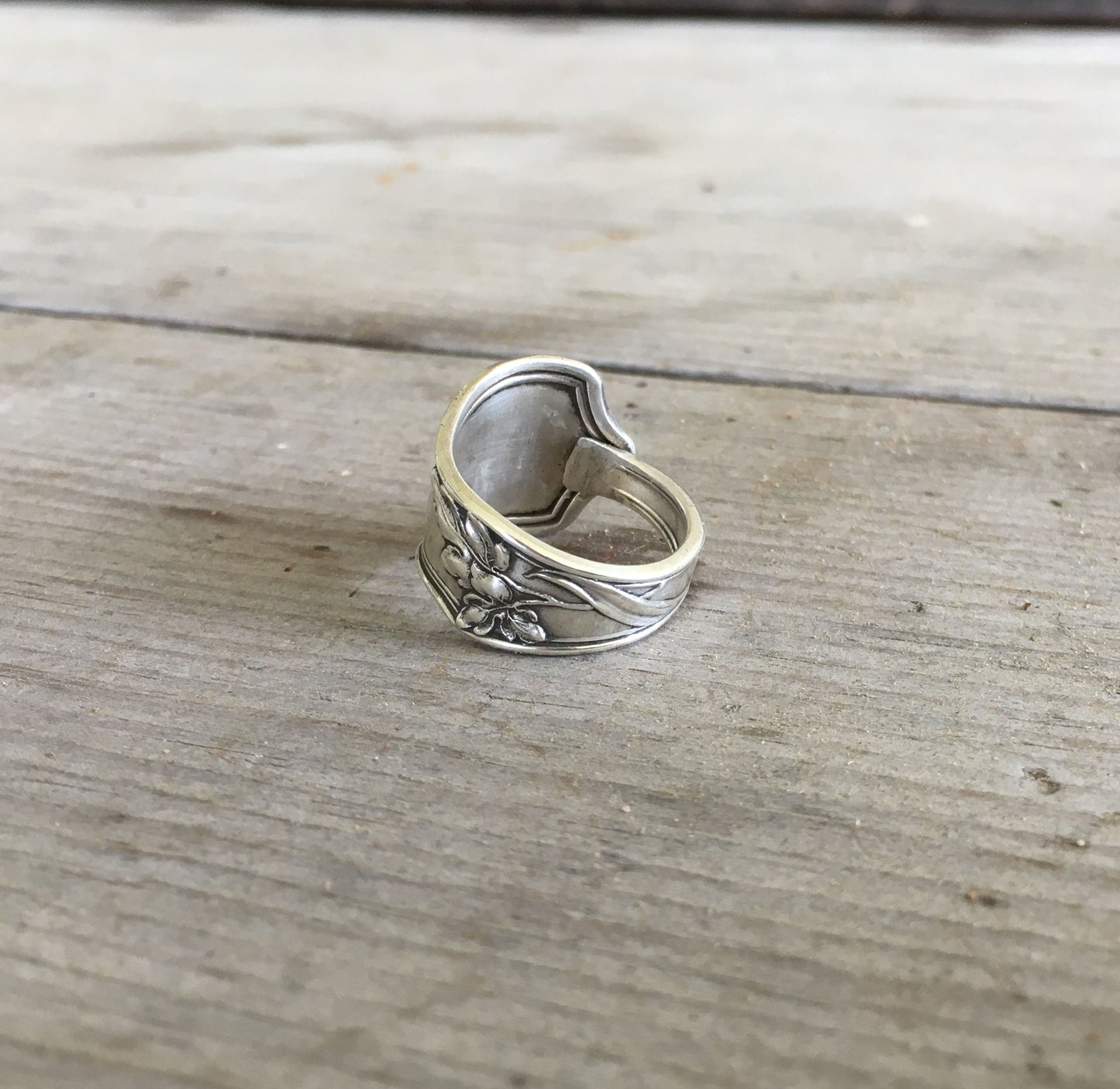 Art Nouveau vine and flower detail on vintage Gorham sterling silver spoon ring - Sterling spoon ring - handcrafted from upcycled vintage silverware - Laughing Frog Studio

