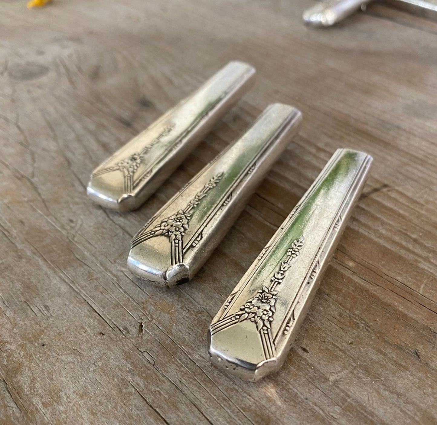 Knife Vase or Boutonniere with Magnet - MILADY