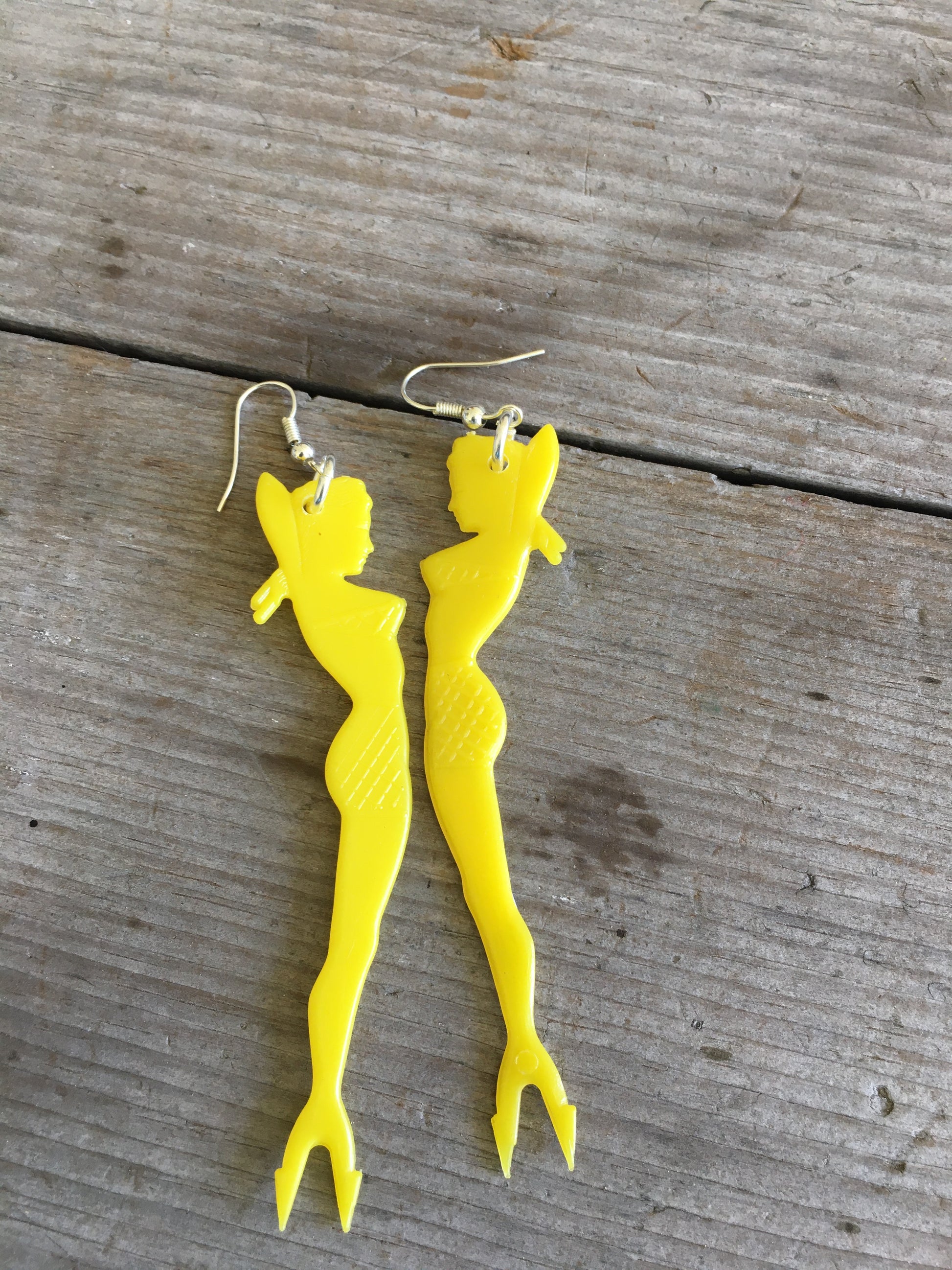 Yellow pinup girl cocktail fork earrings handcrafted from 1950s Soodhalter Plastics swizzle sticks