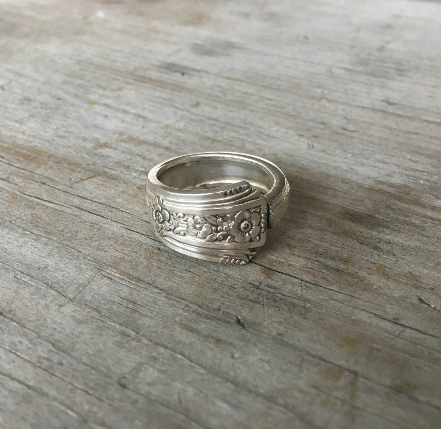 Fortune pattern spoon ring - Spoon Ring - handcrafted from upcycled vintage silverware - Laughing Frog Studio