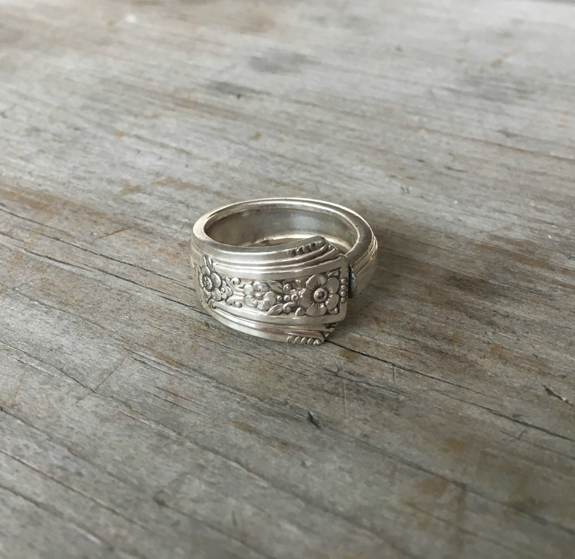 Fortune pattern spoon ring - Spoon Ring - handcrafted from upcycled vintage silverware - Laughing Frog Studio
