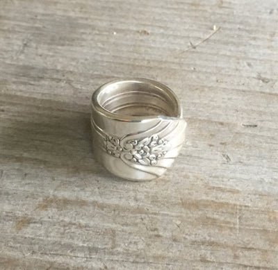 Imperial spoon ring with Art Deco design - upcycled vintage silverware jewelry